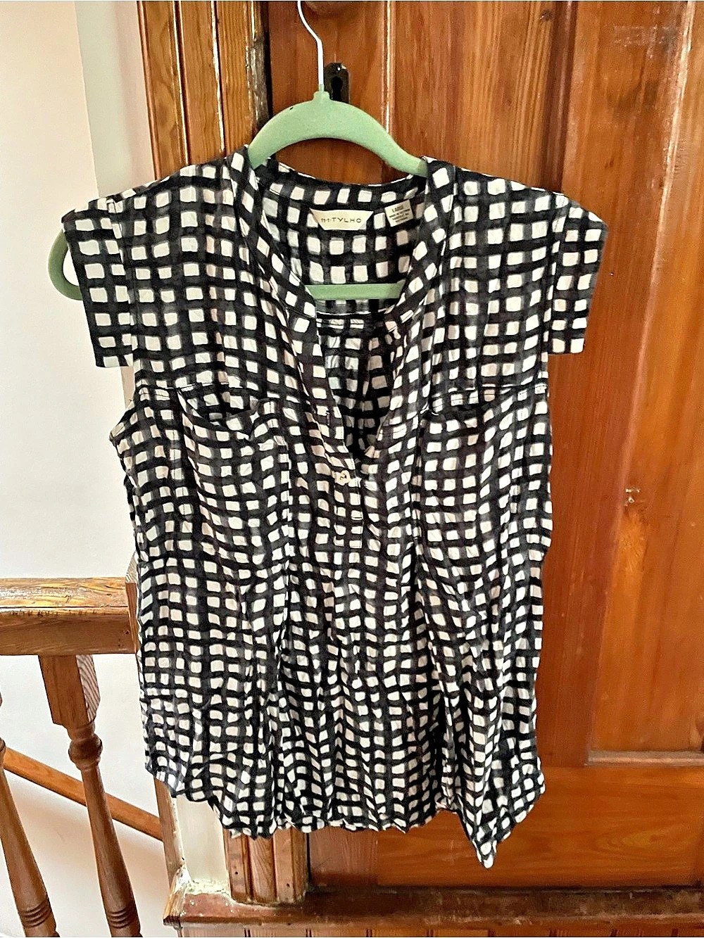 11.1 TYLHO/  Checkered Blouse in Black & White Size Large